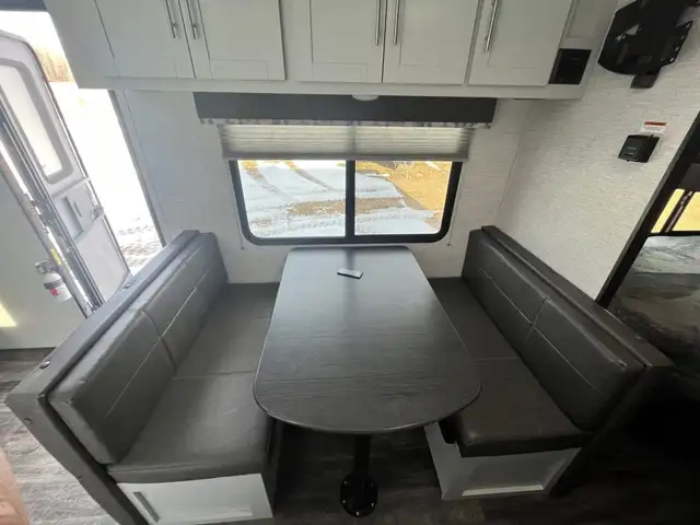 2021 KEYSTONE BULLET CROSSFIRE 2200BH21 (FINANCING AVAILABLE) in Travel Trailers & Campers in Kelowna - Image 8