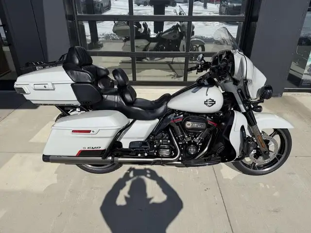 2020 Harley-Davidson FLHTKSE - CVO Limited in Sport Touring in Saskatoon - Image 9