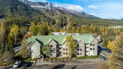 Don’t miss this renovated 2-bedroom corner unit at Timberline Lodges, Fernie Alpine Resort! Located...