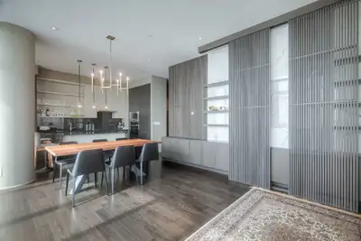 88 Harbour St. PH104