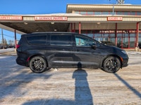 The 2026 Chrysler Pacifica Select offers bold styling, refined comfort, and advanced safety in one e... (image 7)