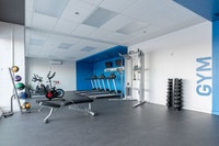 Free Storage Locker Free Parking - 3 Months Visitez notre site Web : https://www.capreit.ca/fr/appar... (image 8)