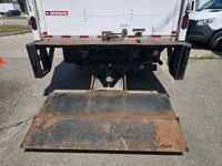 Perfect Auto 16 FT BOX - POWER LIFT GATE - 6.6 L GAS - PRICE IS INCLUDED SAFETY , OIL CHANGE AND YEL... (image 6)