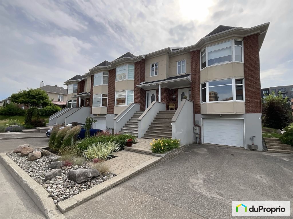 $629,900 - Townhouse for sale in Vanier — photo 1
