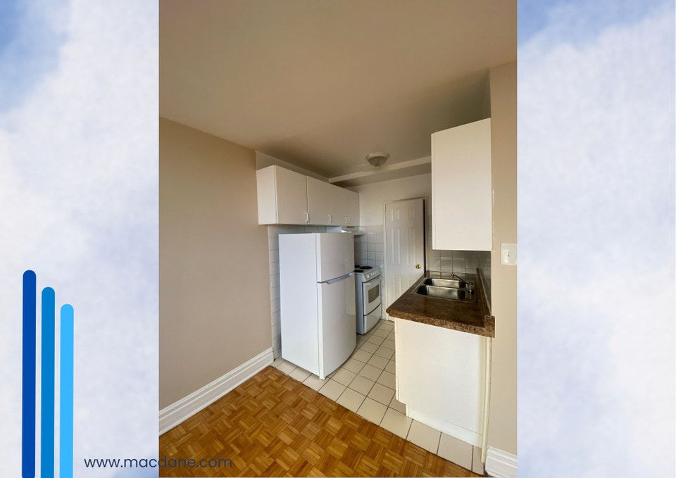BACHELOR APARTMENT ON KING ST & JAMESON AVE 2