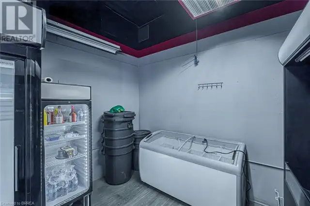 396 HENRY Street Brantford, Ontario in Commercial & Office Space for Rent in Brantford - Image 38