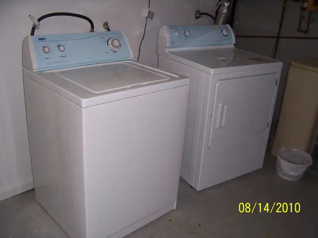 A student room for rent beside University of Waterloo in Room Rentals & Roommates in Kitchener / Waterloo - Image 5