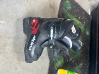 Kids skis and boots Barrie Ontario Preview