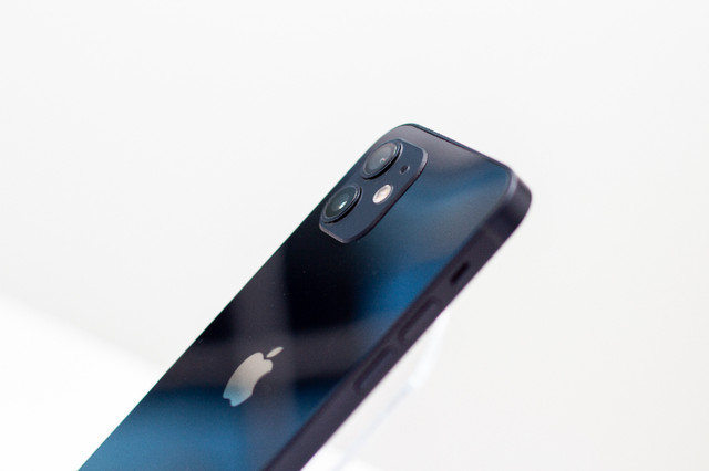 iPhone 12MINI – PHONES & BEYOND - 1 Month Store Warranty in Cell Phones in Kitchener / Waterloo - Image 3