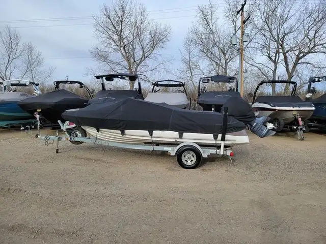 2008 Grew 188 BR in Powerboats & Motorboats in Saskatoon - Image 17