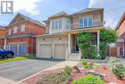 28 OCEANPEARL CRESCENT Whitby (Blue Grass Meadows), Ontario
