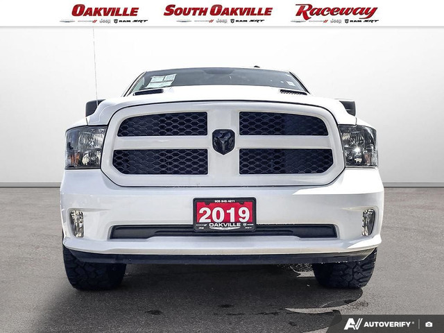 2019 Ram 1500 Classic EXPRESS | CREW | V8 | BLACKOUT PACKAGE | S in Cars & Trucks in Oakville / Halton Region - Image 2