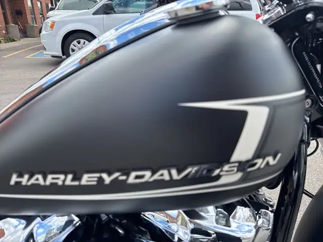 2023 Harley-Davidson Breakout ~ AIR RIDE ~ 260 REAR ~ 23\" FRONT in Street, Cruisers & Choppers in City of Toronto - Image 31