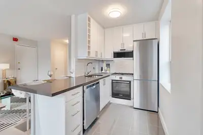 1 Bedroom Apartment for Rent - 153 Ranleigh Avenue