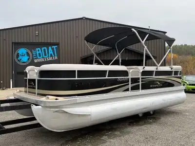 JUST TRADED IN! PERFECT ENTRY LEVEL PONTOON, AND A TOP OF THE LINE BRAND BOAT AND MOTOR! LOW HOUR 50...