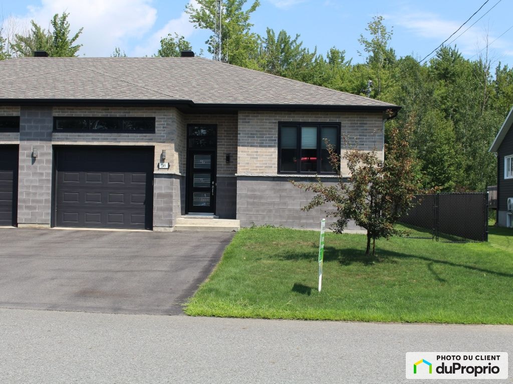 $440,900 - Semi-detached for sale in Victoriaville — photo 1