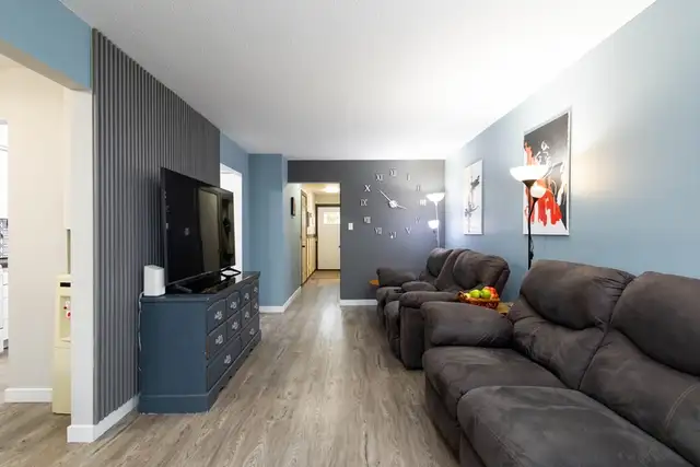 Beautiful 3 Bed, 3 Bath Detached on Home on Chaucer Cres. in Long Term Rentals in Barrie - Image 9