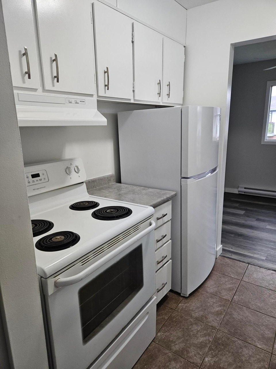 2 BEDROOM $1,595 ALL INCLUSIVE 3
