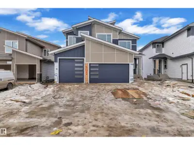 TRIPLE-CAR GARAGE | RV Parking | FULLY UPGRADED | WALKOUT BACKING TO POND || CUSTOM-BUILT SHOWSTOPPE...