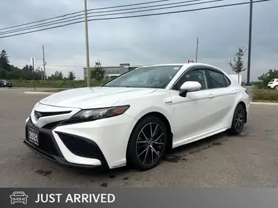 Recent Arrival! Odometer is 40732 kilometers below market average! Super White 2021 Toyota Camry Hyb...