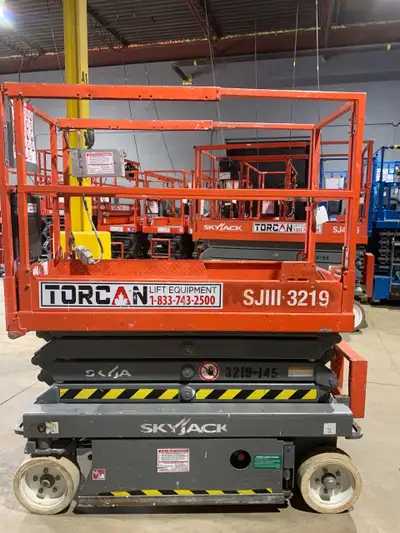 2013 SKYJACK SJIII3219 SCISSOR LIFT Note: All machines are part of our active rental fleet so hours...