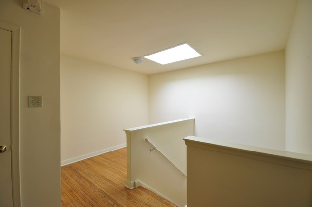 Spacious two bedroom + den townhouse for rent in Long Term Rentals in City of Toronto - Image 2