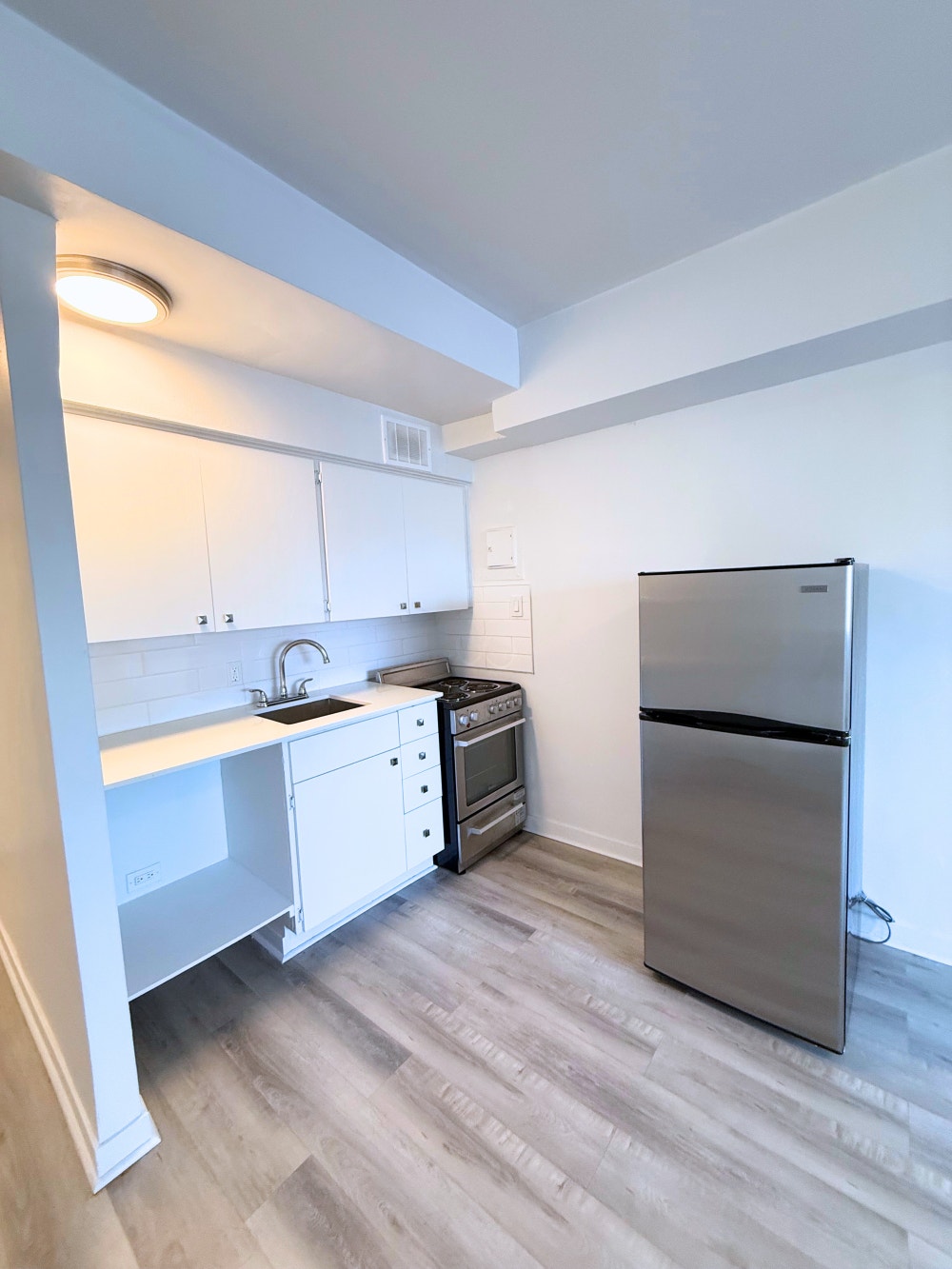 175 Sherbrooke O — photo 2