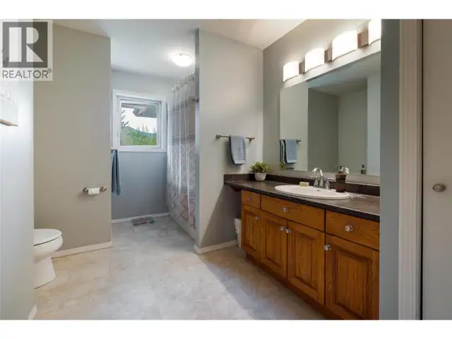 2240 97B Highway SE Salmon Arm, British Columbia in Houses for Sale in Kamloops - Image 17