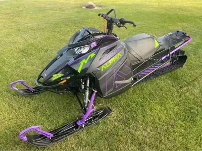 APPLY NOW: https://www.ridecollective.ca/get-pre-approved The 2019 ARCTIC CAT M 8000 MOUNTAIN CAT AL...