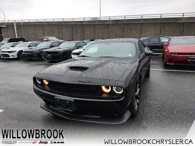 Low Mileage, Aluminum Wheels, Remote Start, 4G Wi-Fi, Apple CarPlay, Android Auto! The Dodge Challen...