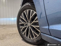 Stylish, efficient, and packed with modern technology, the 2021 Volkswagen Jetta Highline delivers a... (image 9)