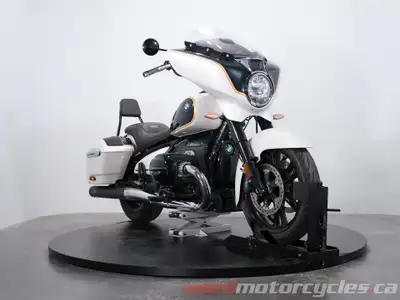 Financing Available! 2023 BMW R18 Bagger Now available at Kelowna Powersports! This stunning 2023 R1...