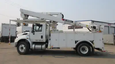 New Arrival..... AMVIC LICENSE.. 2013 INTERNATIONAL DURASTAR 4300 WITH TEREX HI RANGER BUCKET TRUCK...