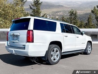 Command journeys in the impressive 2018 Chevrolet Suburban Premier. Showcased in a luminous Iridesce... (image 4)