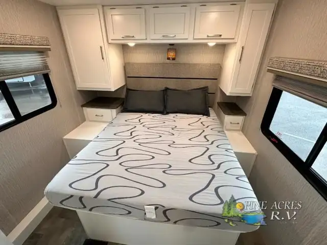 2022 Coachmen RV Pursuit 29XPS Front Bunk 11 Miles in RVs & Motorhomes in Moncton - Image 43