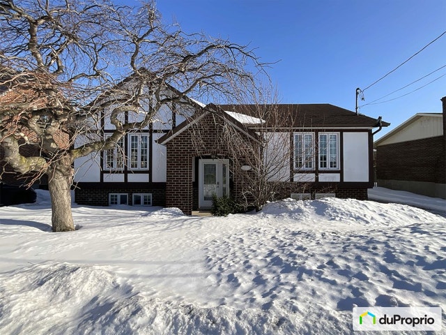 $549,900 - Bungalow for sale in Salaberry-De-Valleyfield — photo 1