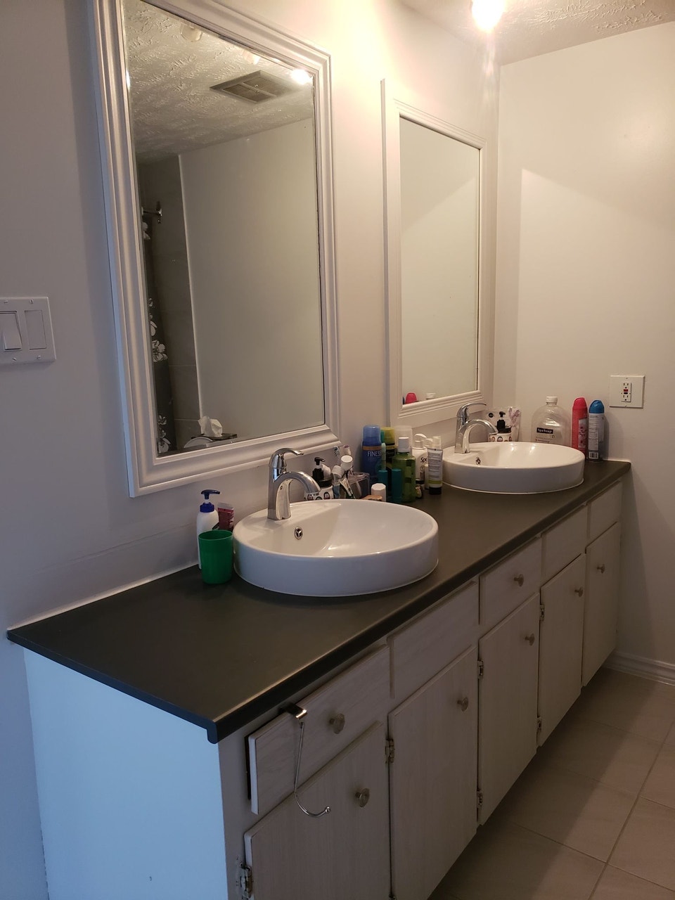 4 ½ - Situé dans le quartier Nord (rue McGregor) 5