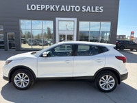 Drive smart with this well-equipped 2018 Nissan Qashqai SV—a compact SUV that blends efficiency, com... (image 1)