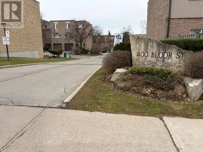 This bright and stunning 4+1 bedroom, 2-bathroom townhouse in Central Mississauga blends style, spac...