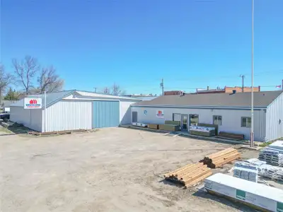 R36//Carberry/We present a rare opportunity to acquire a successful building supply store located in...