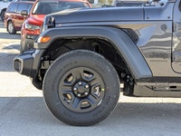 This Jeep Wrangler has a strong Regular Unleaded V-6 3.6 L/220 engine powering this Automatic transm... (image 8)
