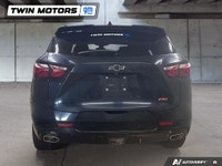 This aggressive RS isn't your average crossover. With bold styling, blacked-out accents, 20-inch whe... (image 4)