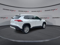 // ACCIDENT FREE!! // This 2025 Toyota Corolla Cross LE AWD is a smart choice for daily life in Cayu... (image 7)