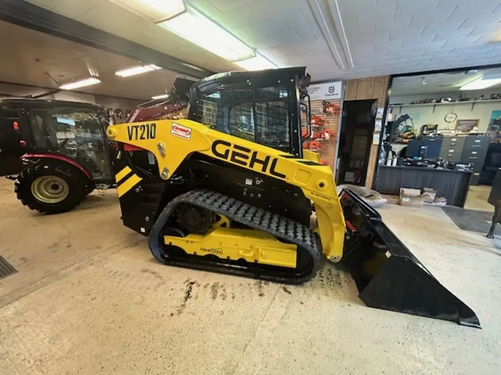 2025 Gehl 202