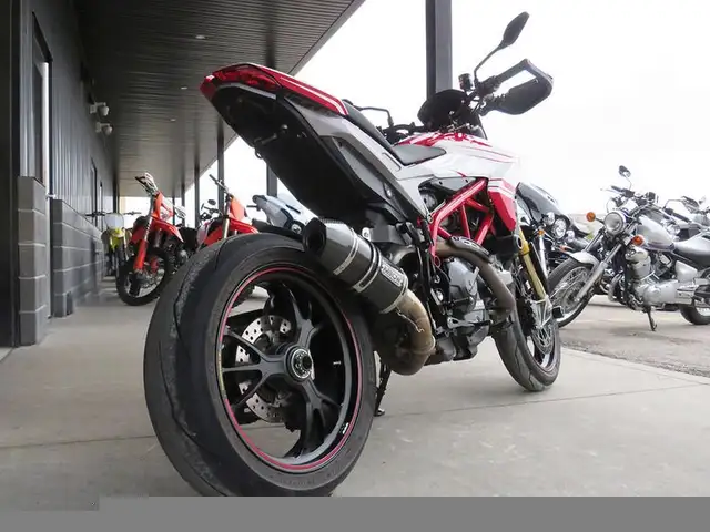 2016 Ducati Hypermotard 939 SP in Sport Touring in Cambridge - Image 6