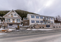 OCEAN FRONT IN PORTUGAL COVE !