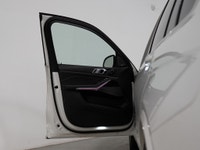 This 2024 BMW X7 xDrive40i is a Canadian vehicle with a clean Carfax report and remaining manufactur... (image 9)
