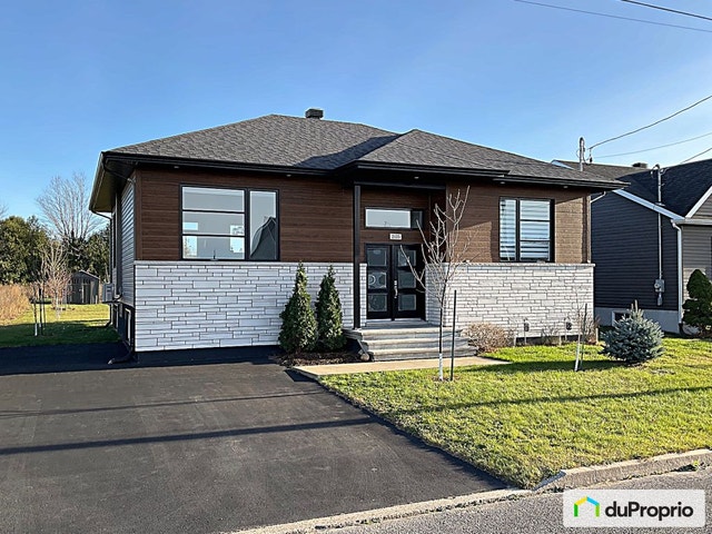 $619,000 - Bungalow for sale in Drummondville (Drummondville) — photo 1