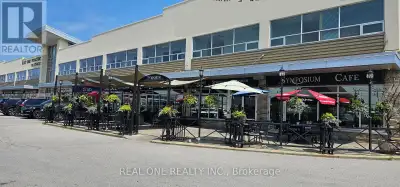 Well-known franchised restaurant approx. 1 hr west of Mississauga. Luxurious décor, loyal local clie...