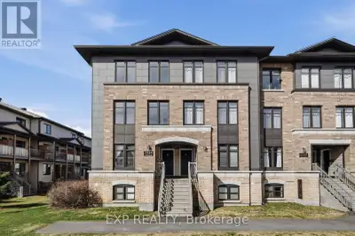 This beautiful condo nestled in the heart of Morris Village in Rockland features an open concept kit...